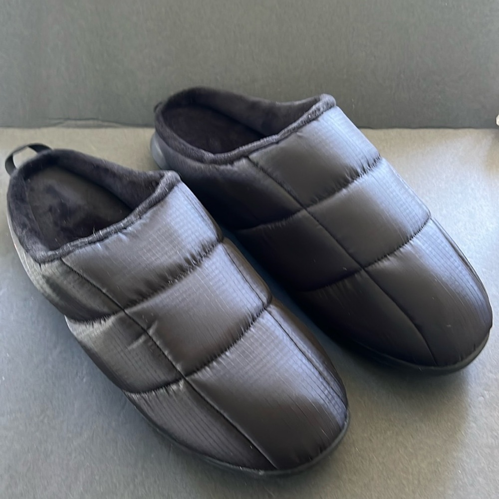 Men’s Avalanche Slippers Size 12. NWOT